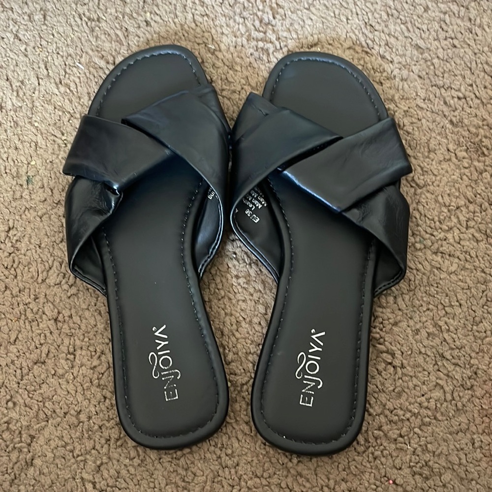 Enjoiya Sandals